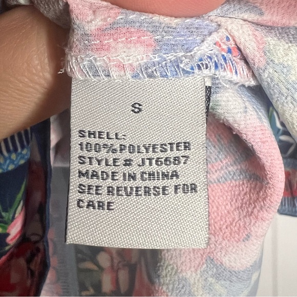 Jealous Tomato Small Women's Off Shoulder Boho Bell Sleeve Top Blue Floral EUC - Picture 6 of 8